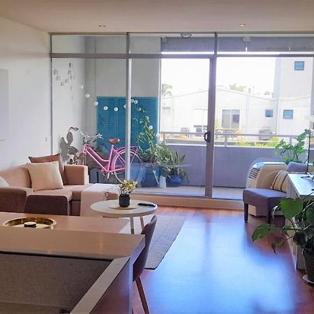 Beautiful Apartment 100Mts Near The Beach In Port Melbourne City Exterior foto