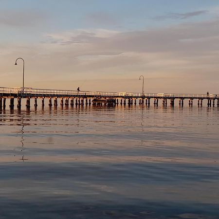 Beautiful Apartment 100Mts Near The Beach In Port Melbourne City Exterior foto