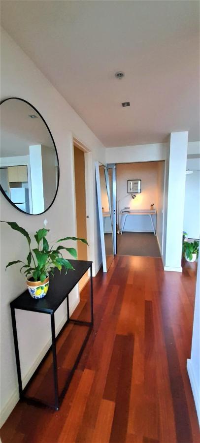 Beautiful Apartment 100Mts Near The Beach In Port Melbourne City Exterior foto