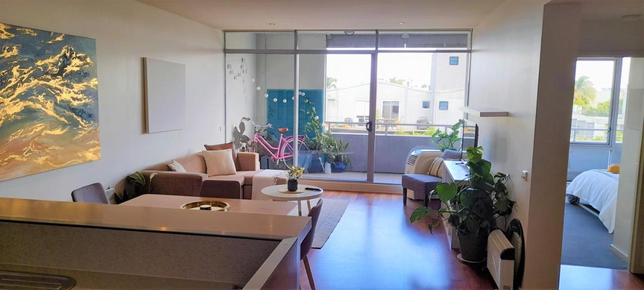 Beautiful Apartment 100Mts Near The Beach In Port Melbourne City Exterior foto