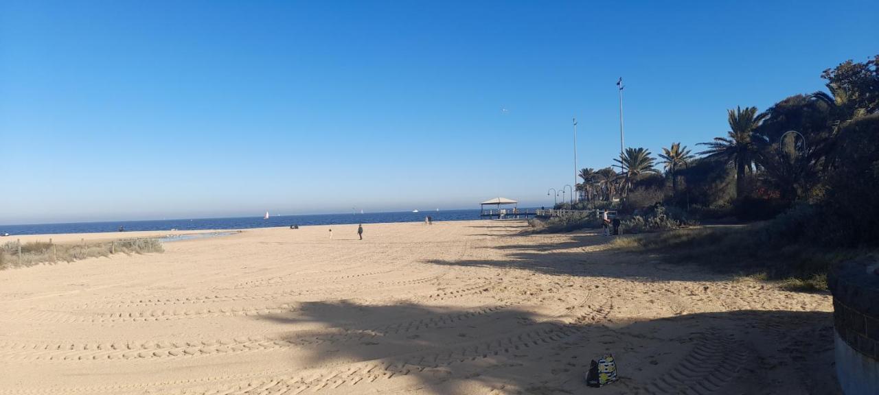 Beautiful Apartment 100Mts Near The Beach In Port Melbourne City Exterior foto